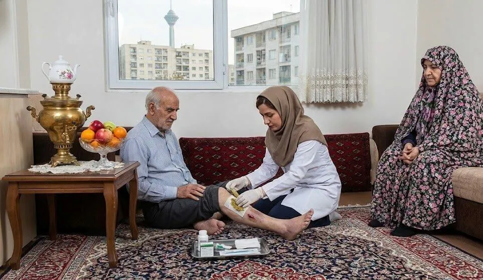 اعزام متخصص لارو درمانی در منزل تهران کلینیک پاشنه
