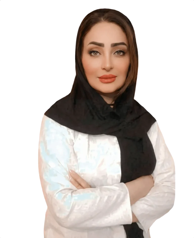 خانم مریم فهمی‌فر درمانگر زخم و مؤسس مرکز درمان زخم پاشنه و کلینیک زخم کده در حال بررسی و ثبت پرونده بیمار